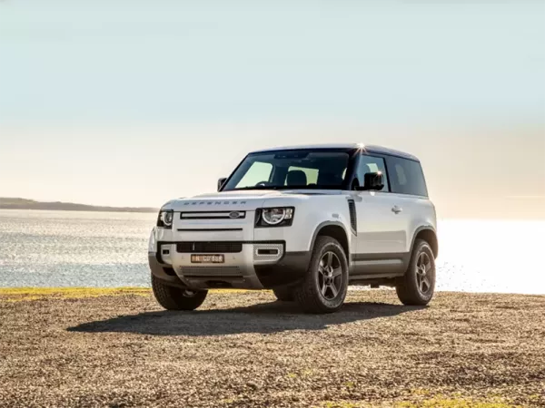 Dịch vụ thay Kính chắn gió xe Land Rover Defender 90 tận nơi